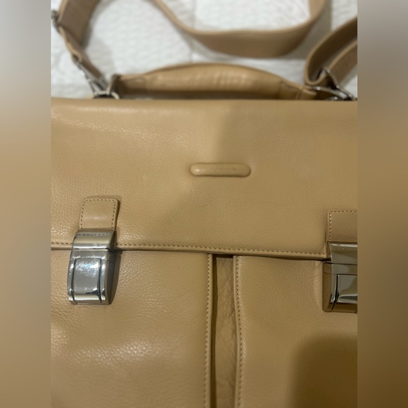 Beautiful Piquadro Italian Leather Business Bag (Unisex) - Picture 2 of 15